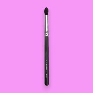 Morphe M139 Tapered Crease Blender Eyeshadow Brush